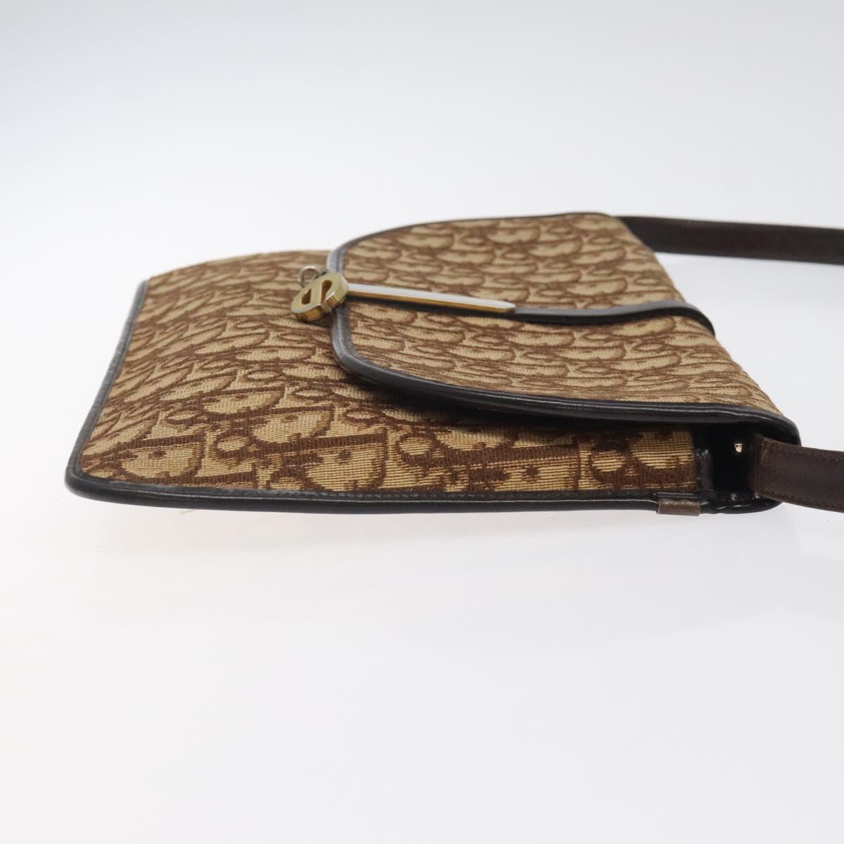 123133-4_b0c41b7f-2826-41a8-9802-5ad3211d7aed 123133-4_b0c41b7f-2826-41a8-9802-5ad3211d7aed