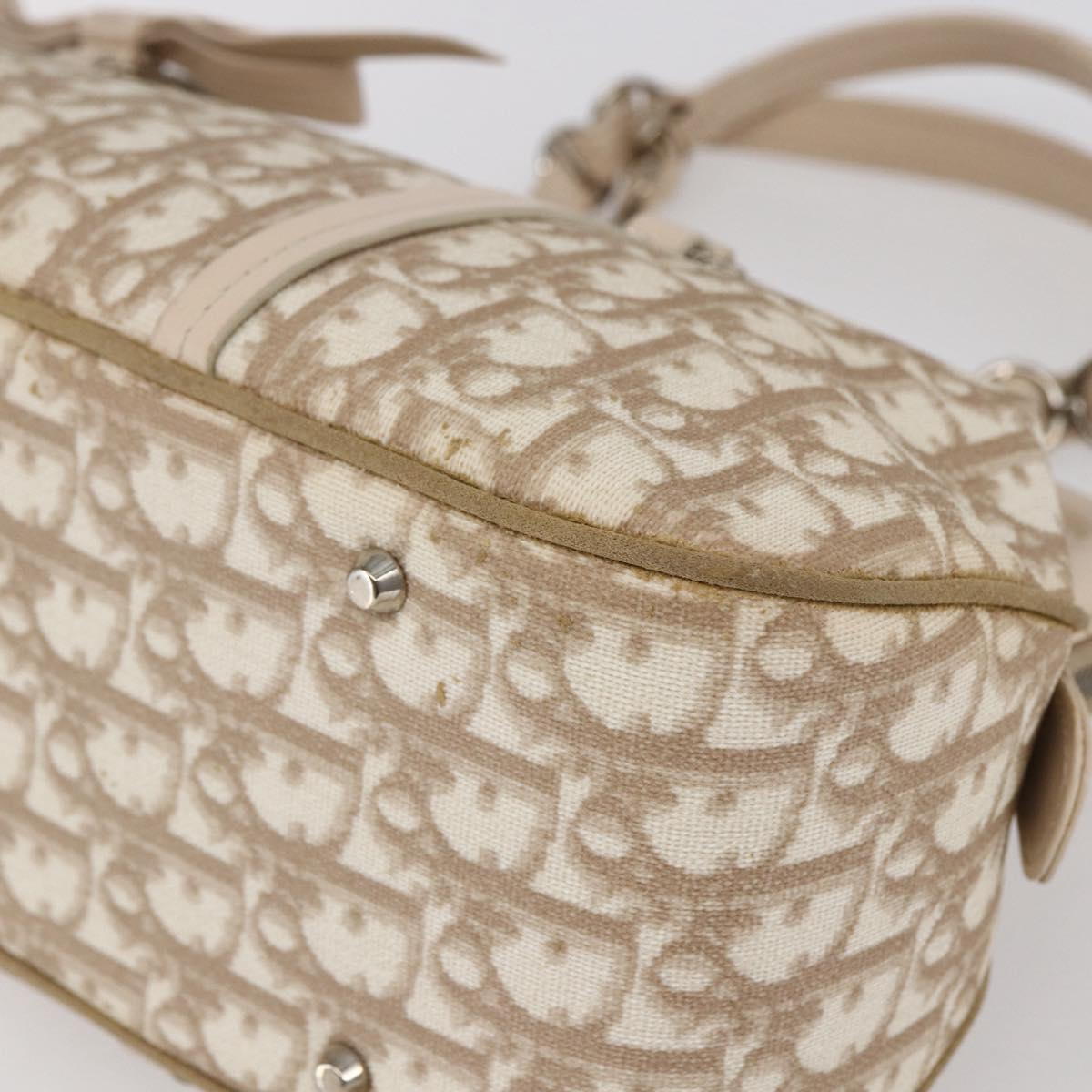 147501-10_f3f081a0-1049-419d-9836-55051d994434 147501-10_f3f081a0-1049-419d-9836-55051d994434