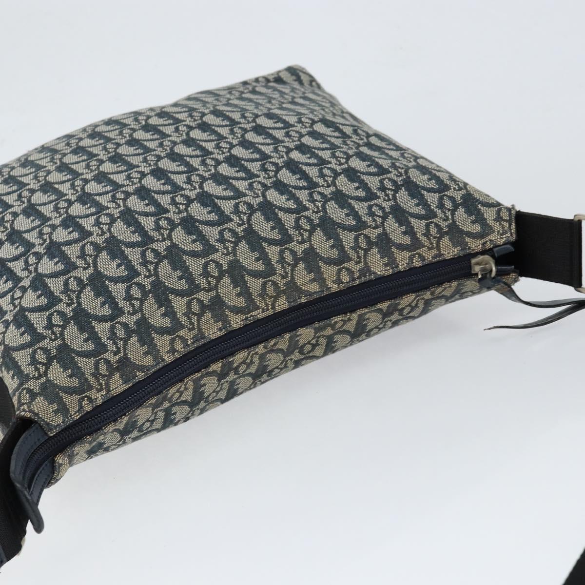 ep11395-6_a7e2d41f-5dc9-4e53-a379-1d4971bb3892 ep11395-6_a7e2d41f-5dc9-4e53-a379-1d4971bb3892