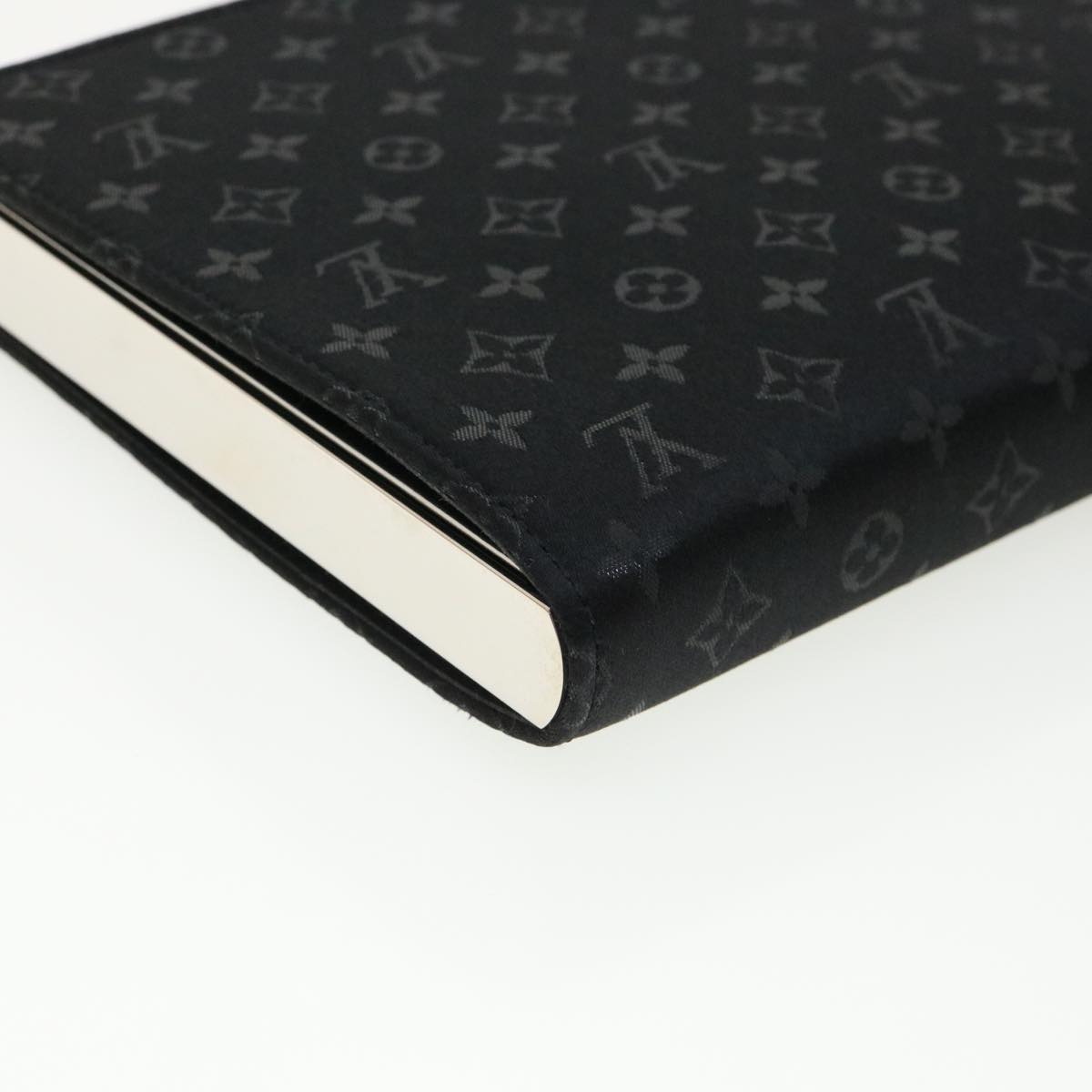 31990A-13_5262d37b-d13b-464d-a34f-00c0e4a8666b