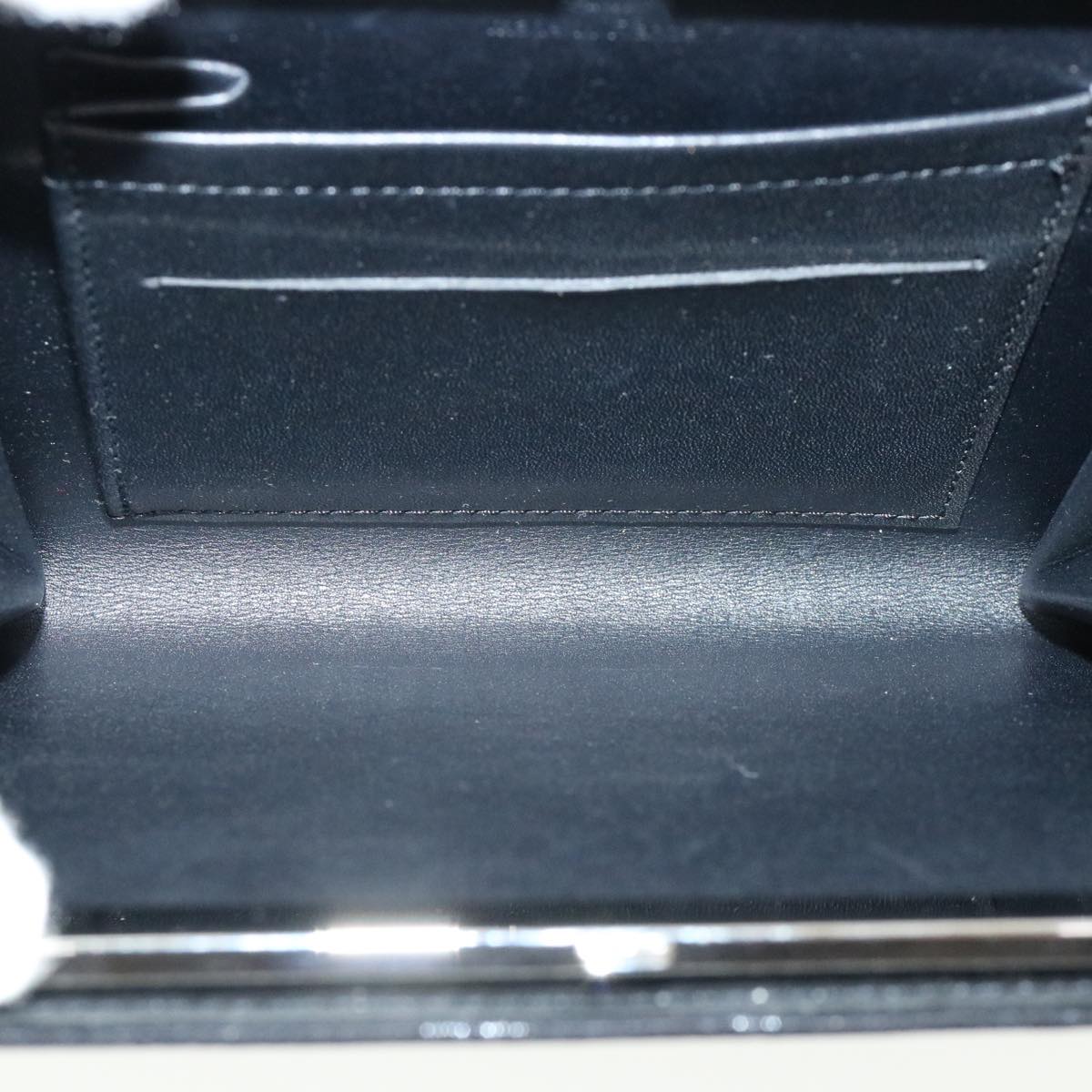 31990A-16_a500001a-87a2-479a-844d-91b7b0c9e67c