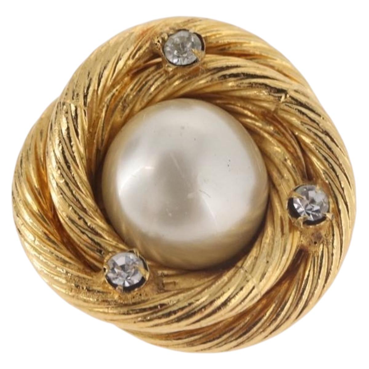 CHANEL Pearl Earring Metal Gold White CC Auth 186929 - Jerrillo image 2