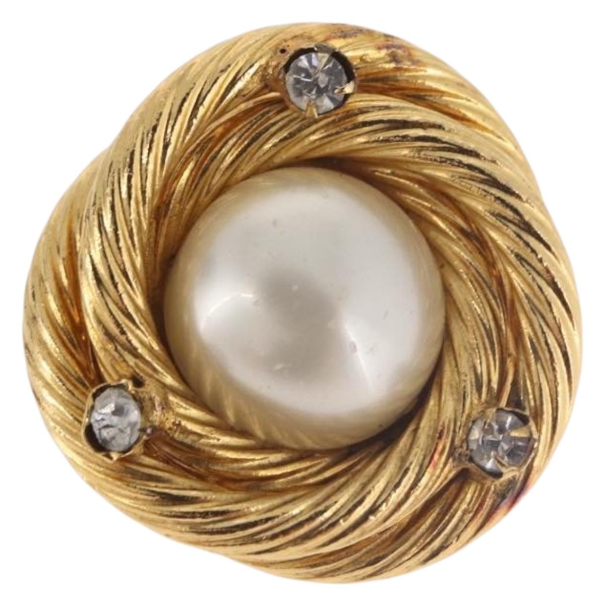 CHANEL Pearl Earring Metal Gold White CC Auth 186929 - Jerrillo image 6