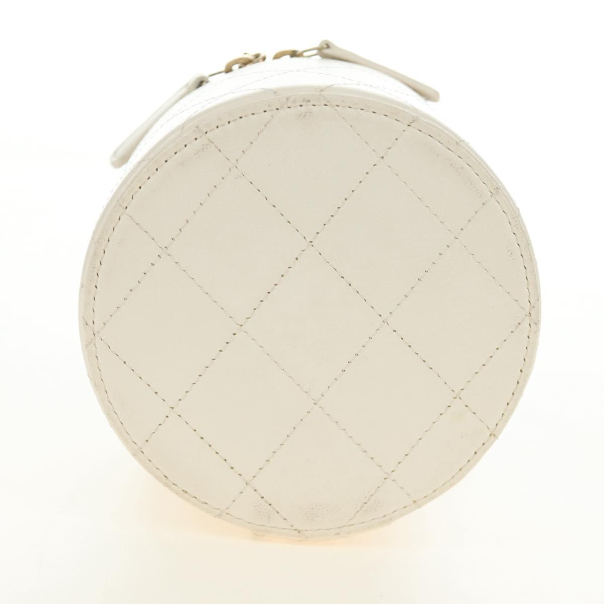 CHANEL Matelasse Chain Vanity Bag Lamb Skin White Gold CC Auth 188894SAM - Jerrillo image 6