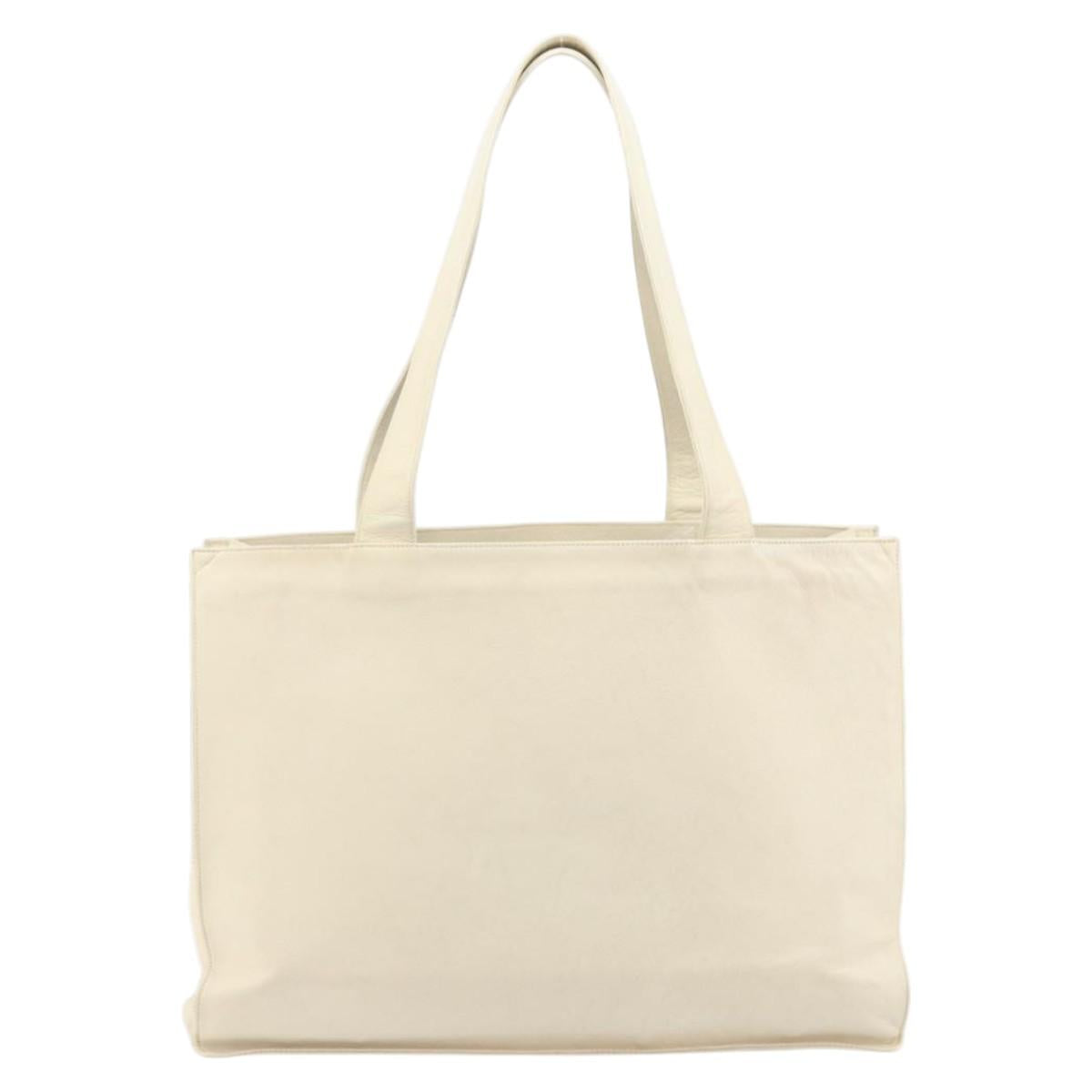 CHANEL Tote Bag Caviar Skin White CC Auth BA10649 - Jerrillo image 2