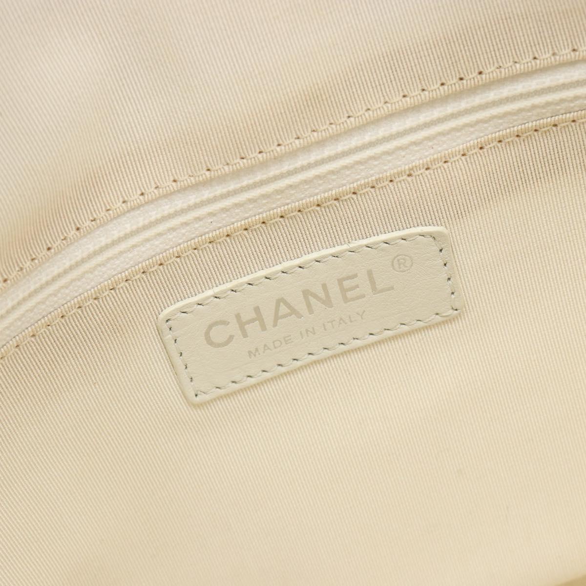 Borsa a mano CHANEL V Stitch in pelle di agnello bianca e argento con logo CC, codice BA13606V image 3