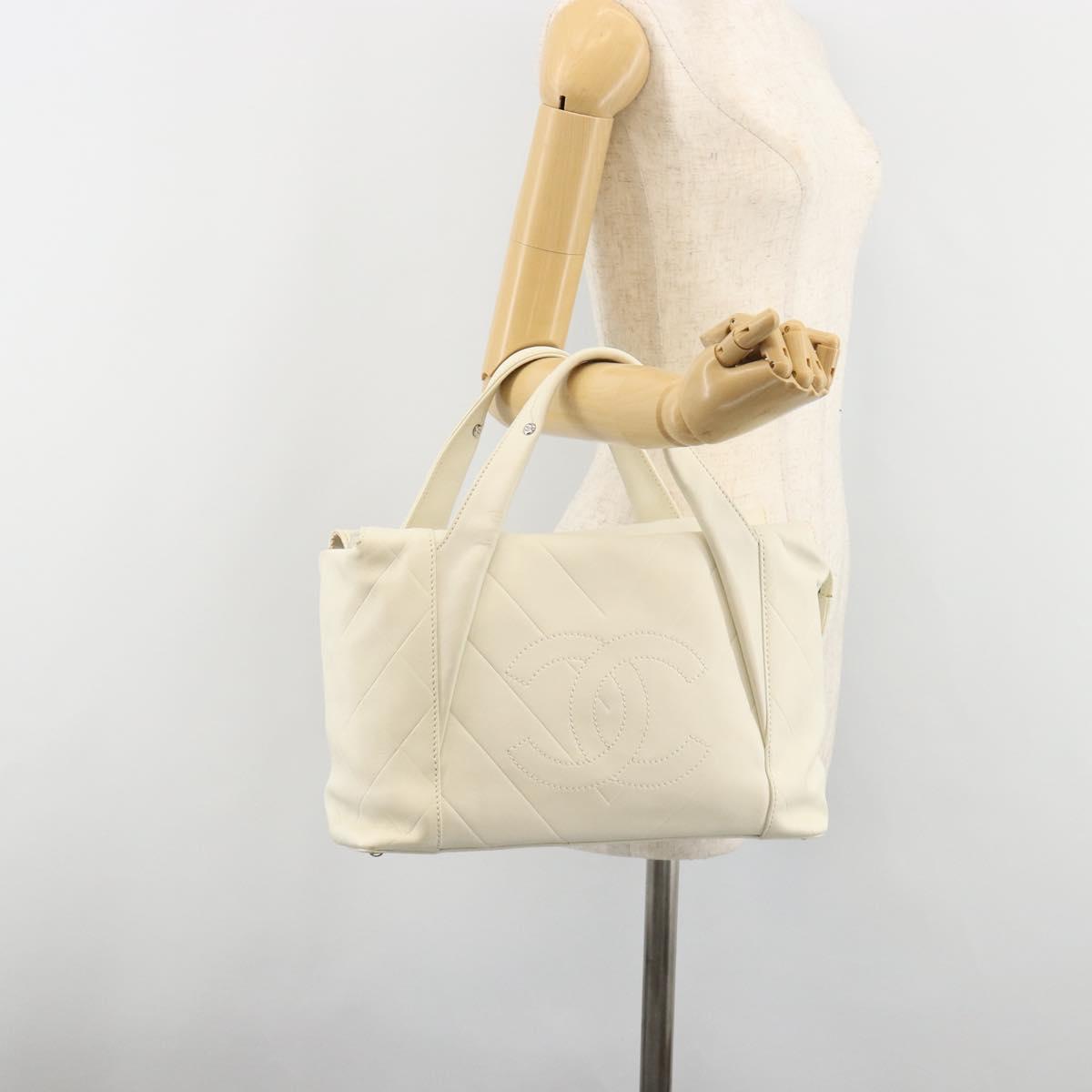 Borsa a mano CHANEL V Stitch in pelle di agnello bianca e argento con logo CC, codice BA13606V image 7