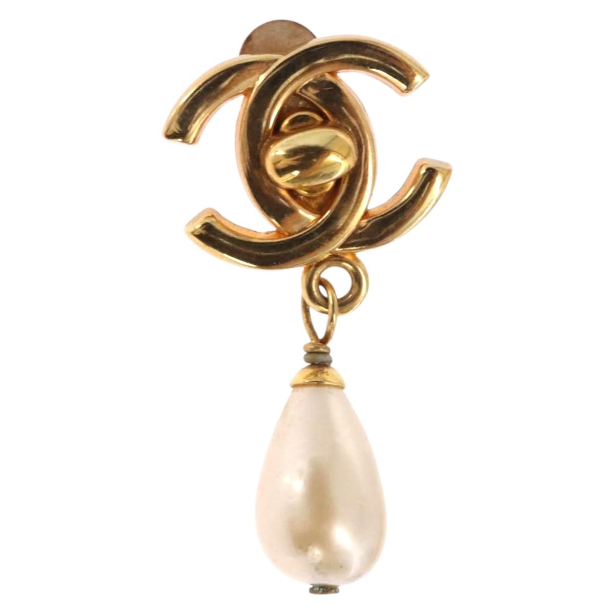 CHANEL Earring Metal Gold Tone CC Auth bs36535V - Jerrillo image 2