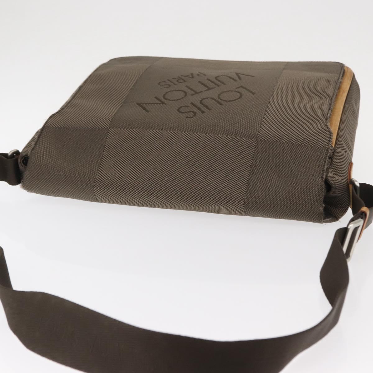LOUIS VUITTON Damier Geant Messager Shoulder Bag Tail M93030 LV Auth 149506 - Jerrillo image 6